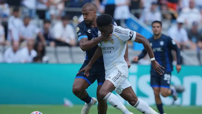 Thcouaméni, jugador del Real Madrid, confunde a Rayados con Tigres