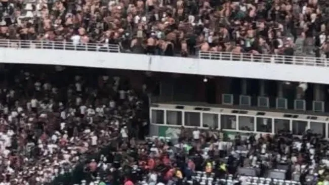 Tres muertos y 81 heridos tras colapso de tribuna en Argelia