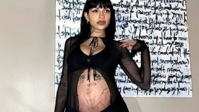 Cazzu confiesa que vivió un “momento caótico” al anunciar su embarazo con Nodal