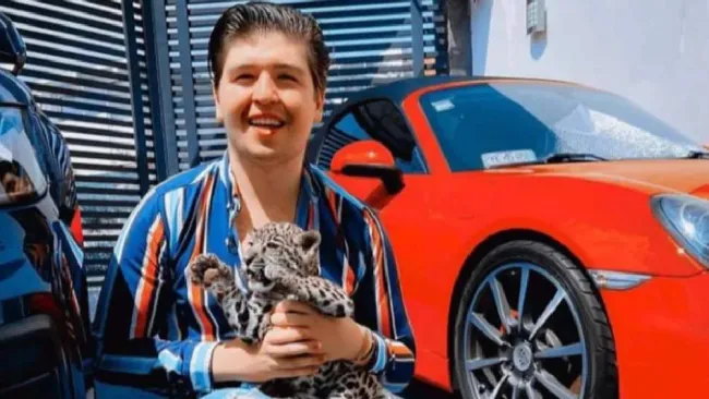 ¿'Fofo' Márquez está libre o con celular en prisión?