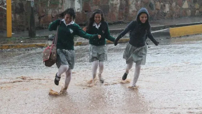 ¿SEP adelantará las vacaciones en CDMX por las lluvias?