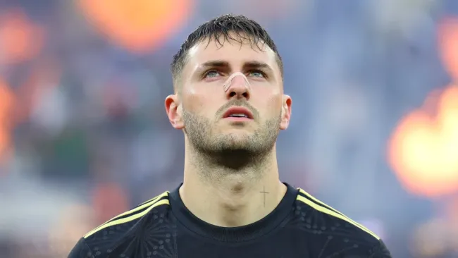 Milan busca competencia para Santiago Giménez 