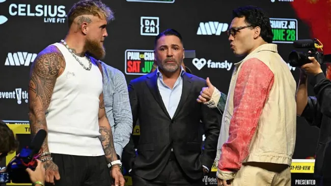Jake Paul y Julio César Chávez Jr., en un careo