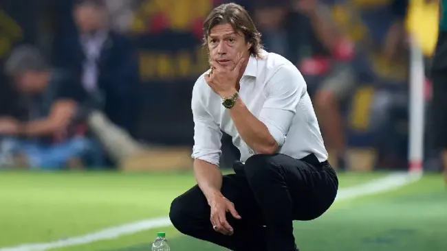 Matías Almeyda como entrenador del AEK de Atenas