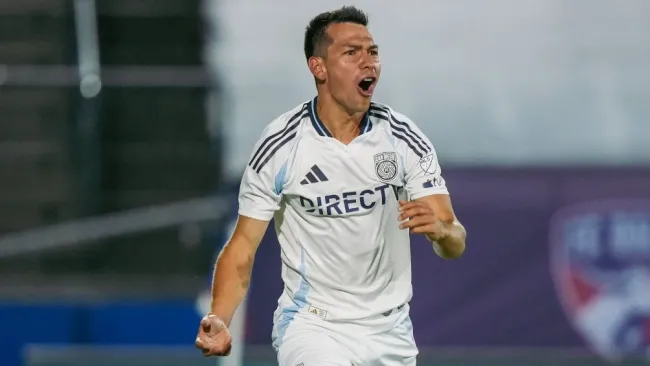 Lozano celebra su gol ante el Dallas FC