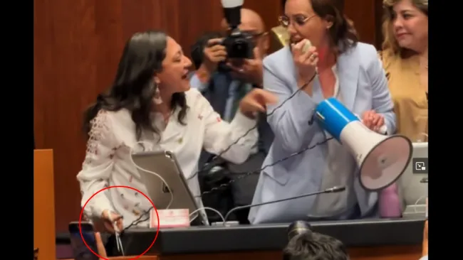 Senadoras buscaron que la legisladora no realizara una protesta.