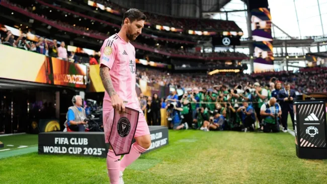 Mascherano ve a Messi más "grande" que PSG