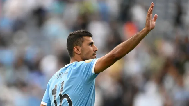 Rodri terminó con molestias