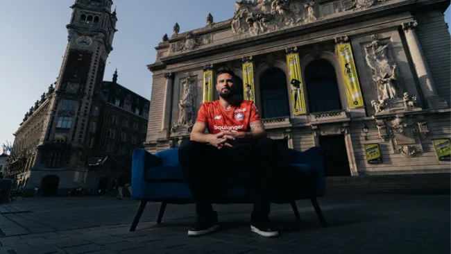 Giroud regresq al futbol francés para continuar su carrera