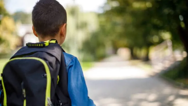 Niño tramita solo su acta de nacimiento para ir a la escuela: ¿Y sus papás? 