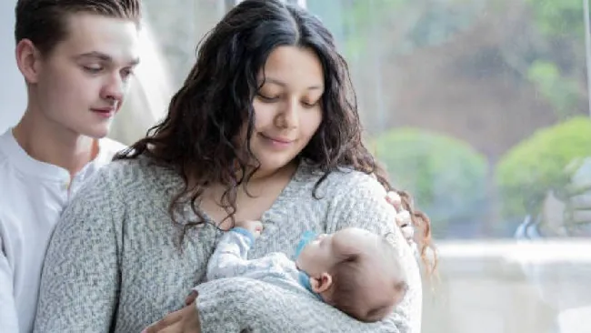 ¿Qué está llevando a los jóvenes mexicanos a rechazar la idea de tener hijos? Esto revela estudio 