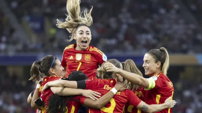 La campeona mundial España arrasa 5-0 a Portugal en la EURO