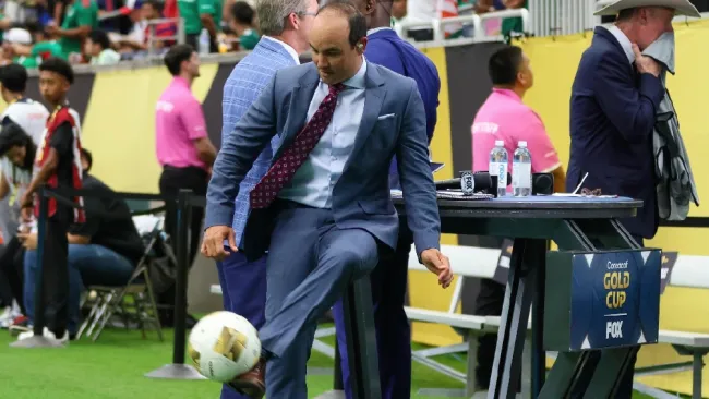 Donovan acapara reflectores 