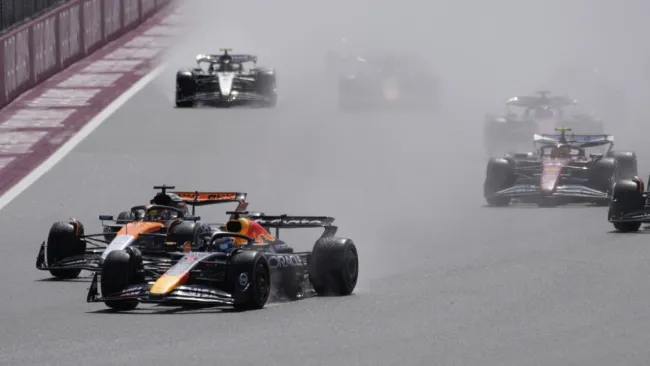 Verstappen defiende a Piastri tras penalización en Silverstone