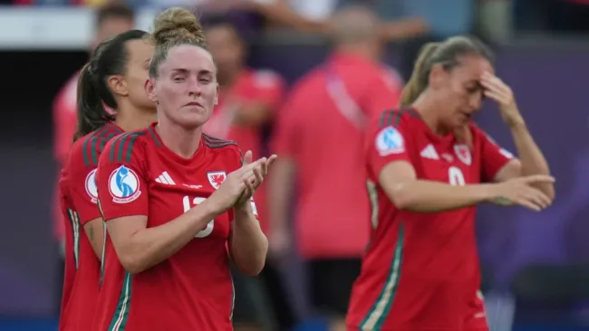 Selección Femenil de Gales sufrió accidente en autobús