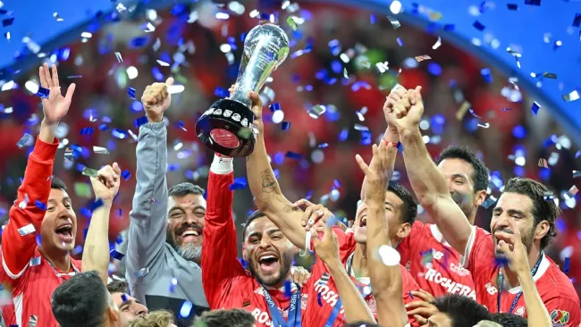 Alexis Vega hizo un costoso regalo a sus compañeros por título con Toluca