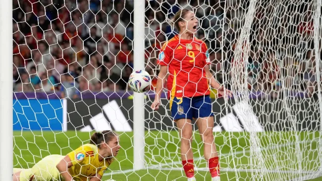 España golea a Italia y avanza a Cuartos de Final 