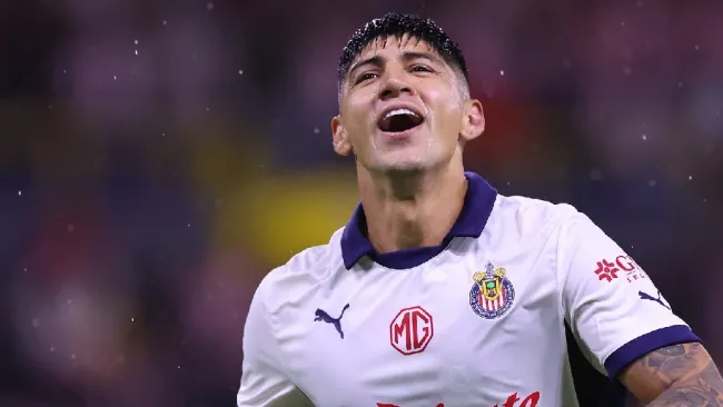 Chivas mantiene el invicto con goleada 