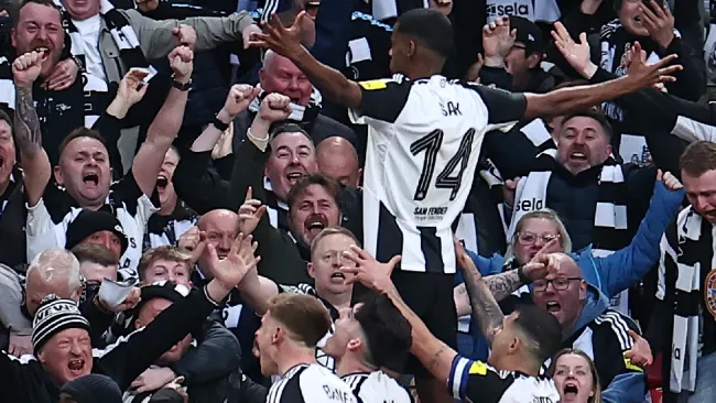 Liverpool busca fichaje récord con Newcastle