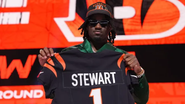Shemar Stewart evalúa dejar a los Bengals y volver a la universidad tras pelea contractual