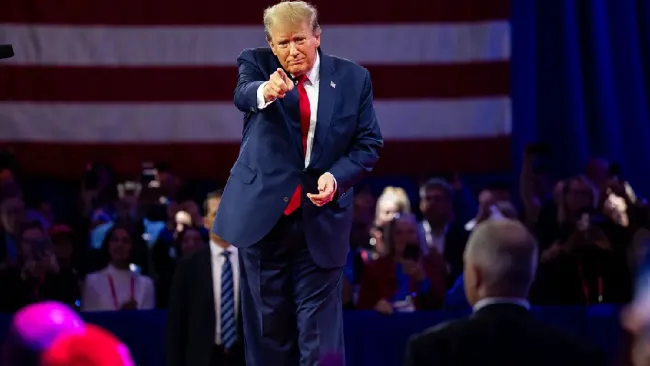 El mandatario estadounidense estará bajo tratamiento médico.