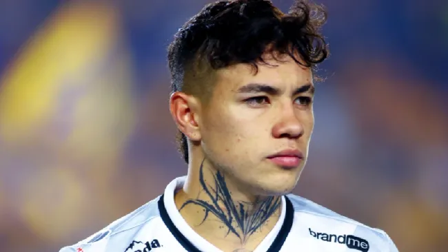 Emilio Lara es operado tras fractura desafortunada