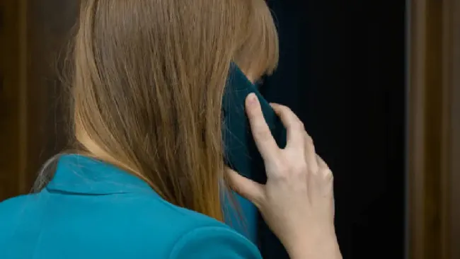 ¿Te llamaron y solo dijeron “goodbye”? Esto es lo que realmente significa esa misteriosa llamada