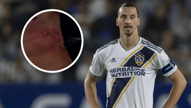 Ibra le dijo adiós a uno de sus tatuajes de manera dolorosa