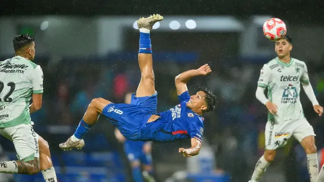 Ángel Sepúlveda y sus espectaculares goles de chilena a lo largo de su carrera