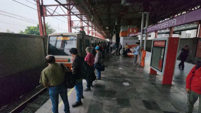 Metro CDMX: Estaciones Los Reyes y La Paz de la Línea A, cerradas hasta nuevo aviso 
