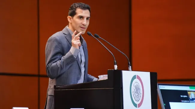 Rommel Pacheco hace oficial la creación de la Federación de Disciplinas Acuáticas