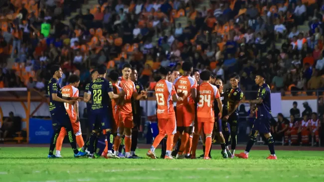 ¡Insólito! Jugador de Correcaminos festeja gol 'fantasma' en la Liga de Expansión