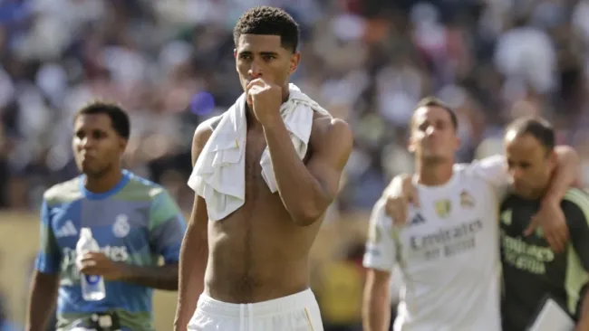 Jude Bellingham reaparece con impresionante cicatriz en el hombro tras cirugía