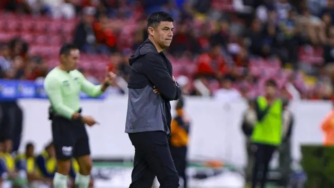 Pineda deja su continuidad en el aire