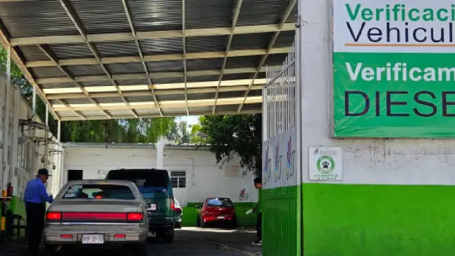 Evita multas en CDMX y Edomex: cuándo verificar tu auto, cuánto pagar y quién se salva