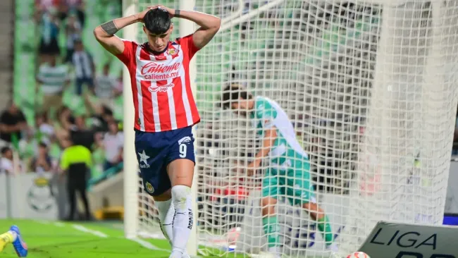 La larga racha de Alan Pulido sin anotar un gol