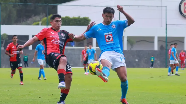 Jaziel Mendoza, juvenil de Cruz Azul, recibirá primera titularidad ante Santos