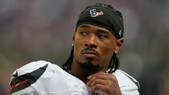 Eagles adquieren a Metchie III 