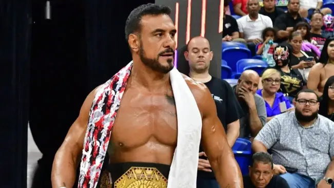 ¿Regresa al ring? Alberto El Patrón fue visto en Supernova