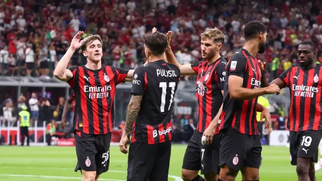 ¡Victoria Rossonera! AC Milan debuta con victoria y asistencia de Santiago Giménez en Coppa Italia