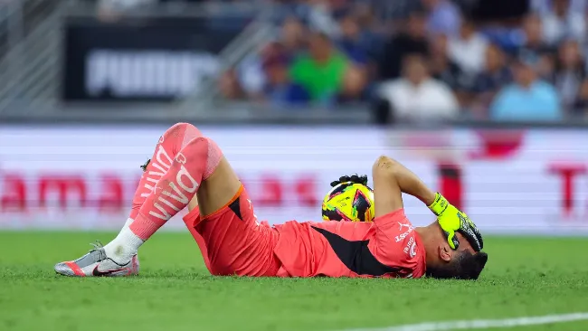 Andrada se queda en Rayados