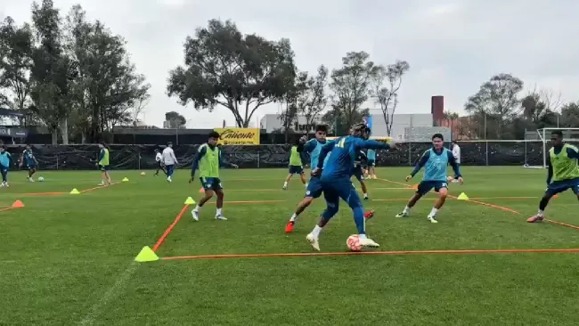 Magia francesa en la Liga MX: el taconazo de Saint-Maximin a Néstor Araujo que ya es viral