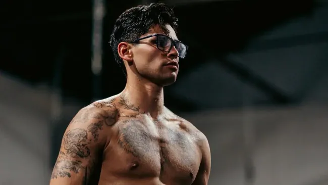 Ryan García compara el boxeo con la WWE tras noticia de pela entre Jake Paul y Grevonta Davis