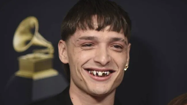 Peso Pluma se proclama “El Rey de los Corridos”