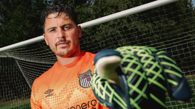 El arquero que eliminó al Manchester United… ¡es aficionado del United!