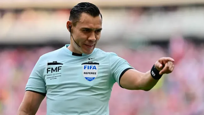 'Gato' Ortiz manda misterioso mensaje tras su polémico arbitraje al América