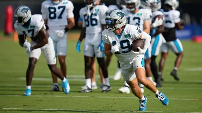 Vikings recuperan al veterano Thielen en un intercambio con Panthers