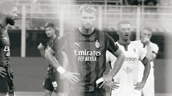 Santiago Giménez con AC Milan