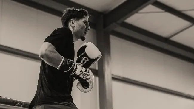 Marco Verde ya conoce a su rival para la función de Canelo vs Crawford