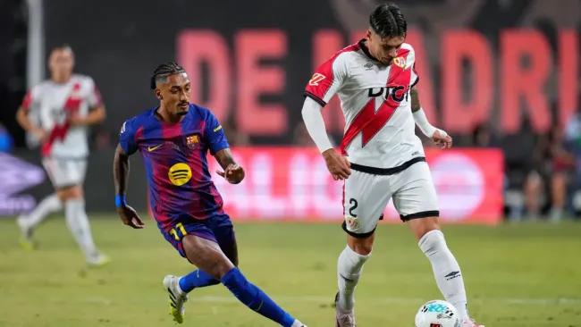 Caos en Vallecas: el Rayo-Barcelona comenzó sin VAR y con problemas en el banquillo culé